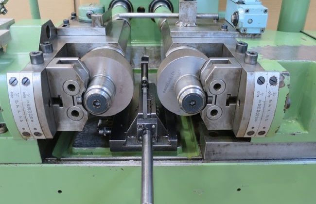 різьбо накатний верстат